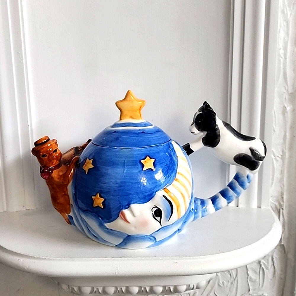Storybook "Hey Diddle Diddle" Dept 56 Hand Painted Ceramic Tea Pot